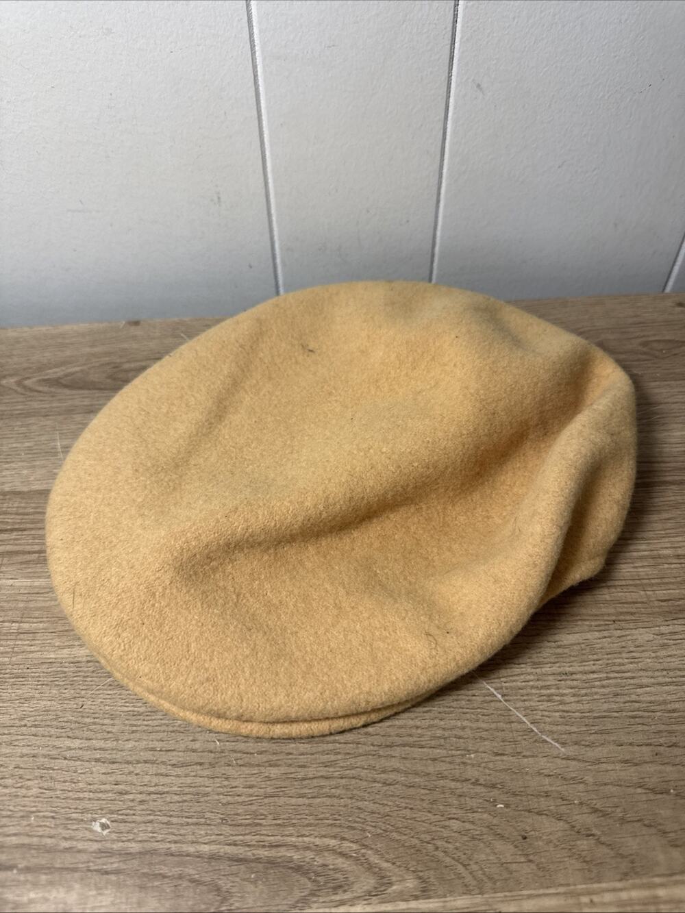 Kangol Classic Logo 100% Pure New Wool Flat Cap Beret Yellow Size M Q2